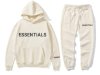 Essential Hoodie – Relaxed Fit, Cozy Feel and Timeless Street Style