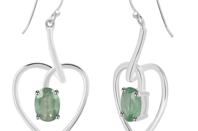 Green Kyanite Jewelry That Radiates Natural Appeal