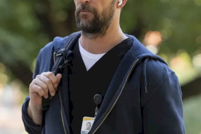 The Pitt S01 Noah Wyle Blue Hoodie