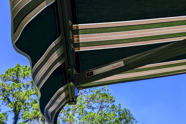 Recreate Your Outdoors with a Retractable Patio Awning