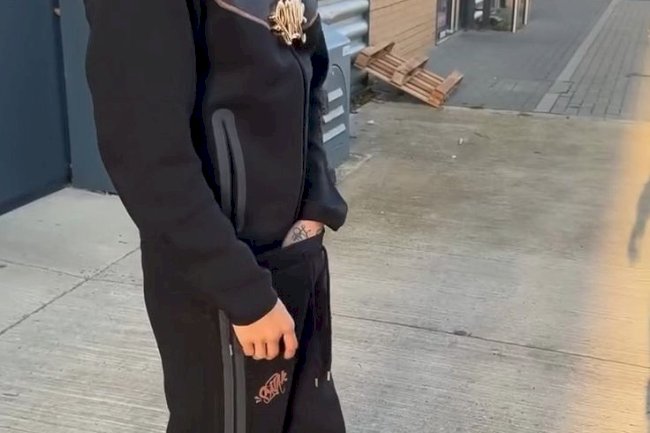 Syna World Tracksuit: Performance Meets High Fashion"