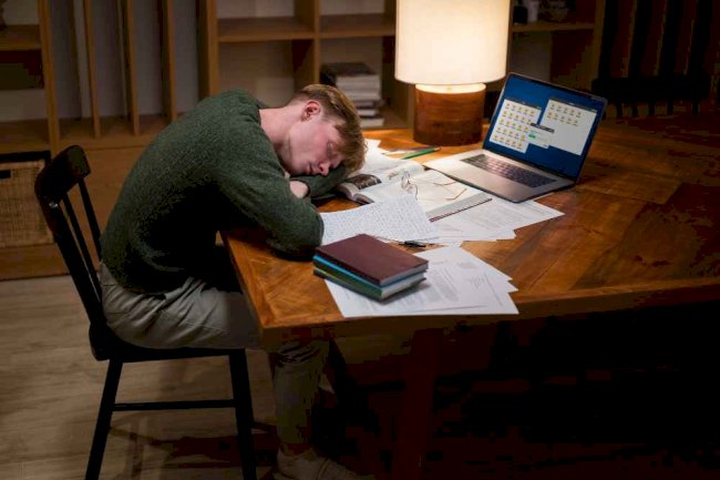 How Poor Sleep Affects Mood and Mental Well-being  