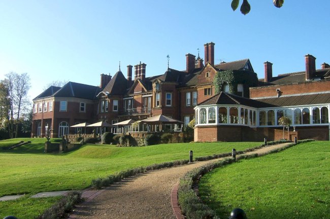 Transform Your Garden with Expert Landscaping in Walsall & Sutton Coldfield