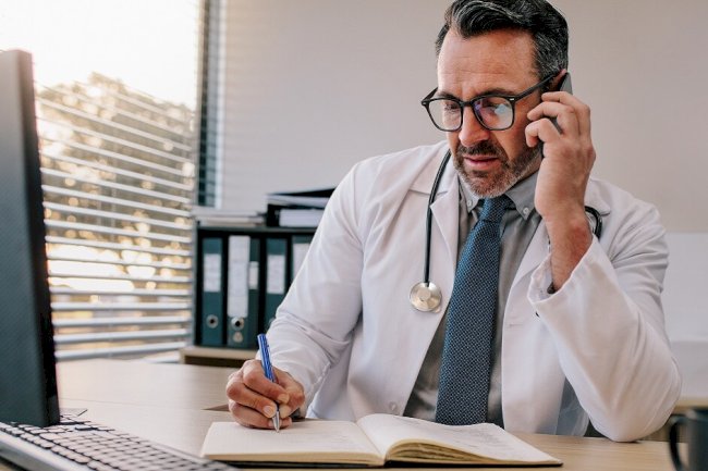 Online Nephrologist Consultation: A Smarter Way to Manage Kidney Health in 2025