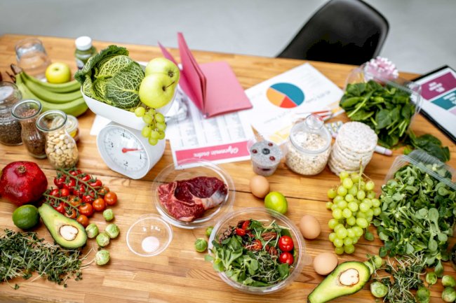 Cravings Out of Control? A Nutritionist & Dietitian’s View
