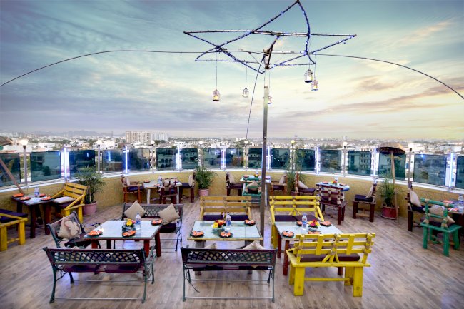 Romantic Rooftop Bars in Jaipur for Couples