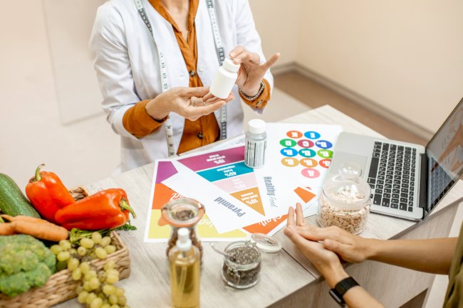 What’s the Difference Between a Dietitian and Nutritionist?