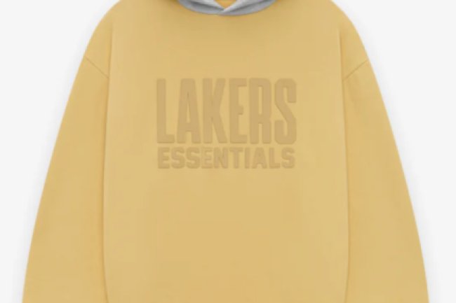 Essentials Fleece Hoodie – Warm, Soft, and Great for Travel