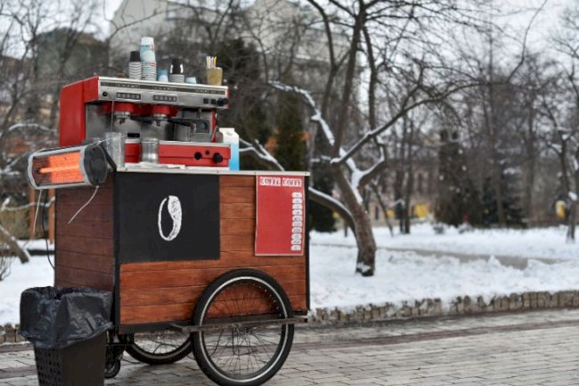 Why Is a Mobile Coffee Cart the Perfect Choice for Event Catering?