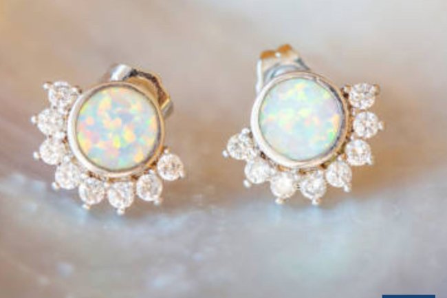 Using Opal for Meditation to Find Peace and Clarity