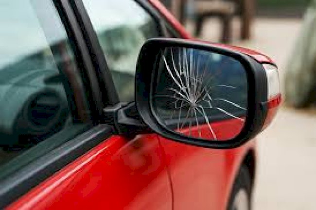 Side Mirror Replacement: When to Repair or Replace