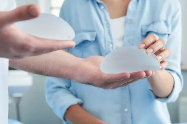 Trusted Care by an Experienced Breast Implant Surgeon in Delhi