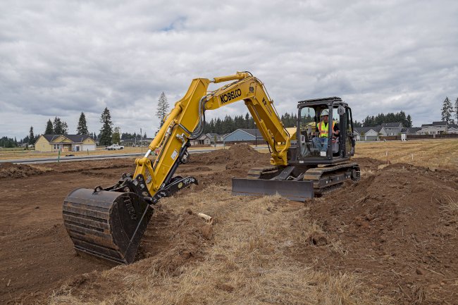 Heavy Equipment Seller Insights: Choosing the Right Machinery for Your Projects