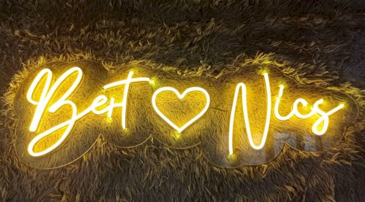 Best Neon Light for Room by Neon Mantras
