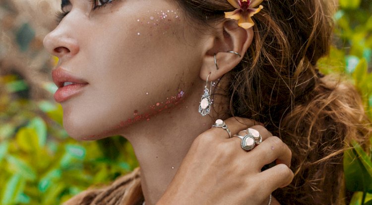The way to style Rose Quartz rings for each event: recommendations and trends
