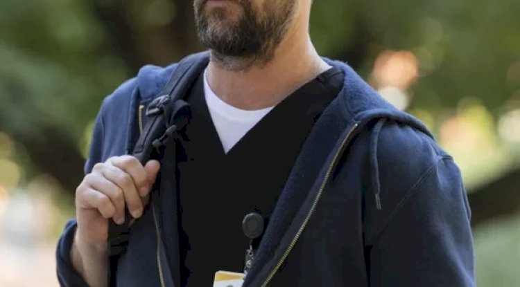The Pitt S01 Noah Wyle Blue Hoodie