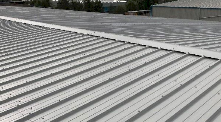 How to Choose the Right Commercial Roofing System for Your Building