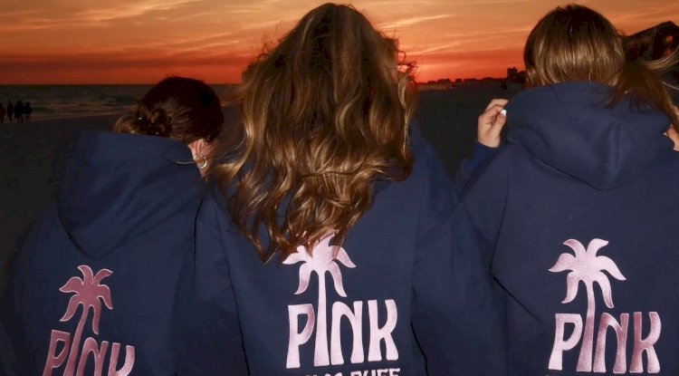 pink palm puff pajamas is Your New Style Companion
