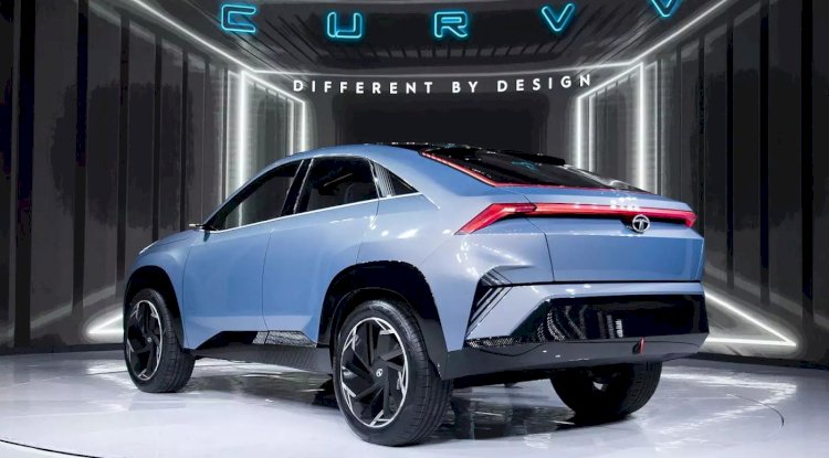 EVs vs Hybrids: What Should You Buy in 2025?