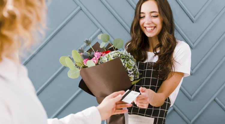 The Convenience of Online Flower Delivery in Delhi and Pune