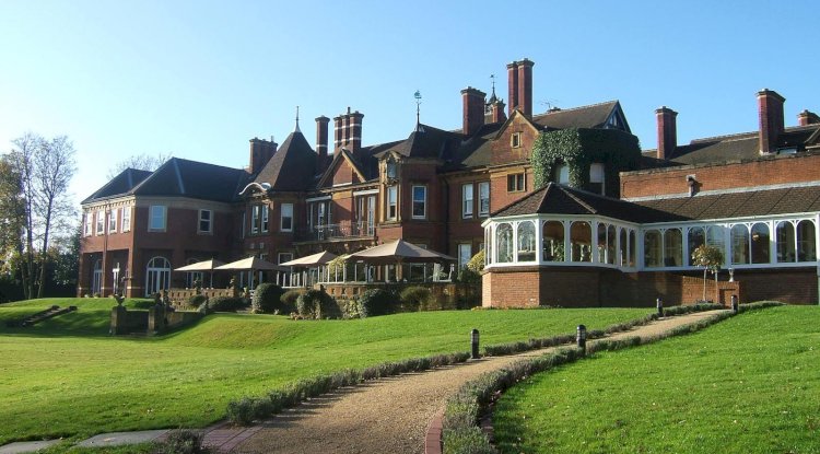 Transform Your Garden with Expert Landscaping in Walsall & Sutton Coldfield
