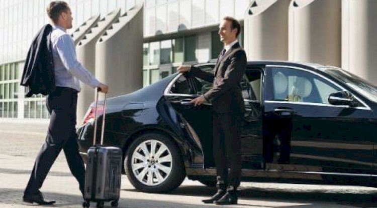Detroit Metro Airport Sedan – Comfort, Class, and Convenience in Every Ride