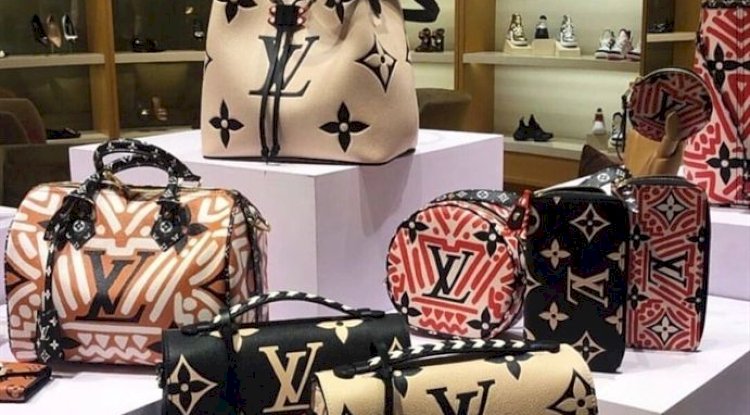 The Rise of Designer Replicas: Fashion, Affordability, and Ethical Dilemmas