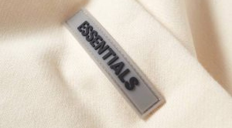 Essential Hoodie – Your Daily Essential, Elevated