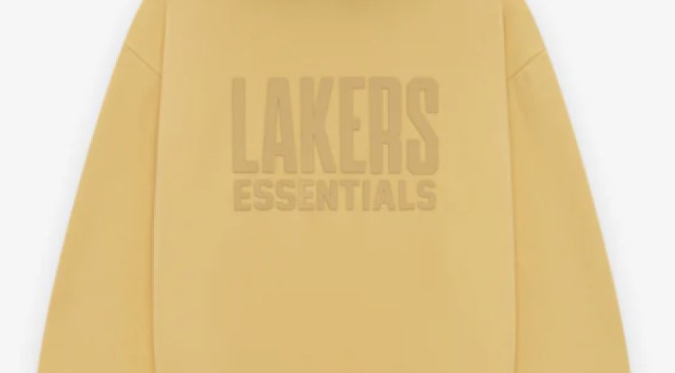 Essentials Fleece Hoodie – Warm, Soft, and Great for Travel