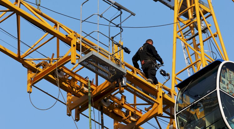 Top 5 Common Safety Features Every Puente Grua Colombia Must Have