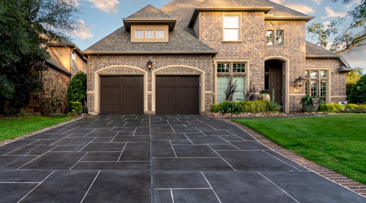 How to Restore and Maintain Your Concrete Driveway for Years of Use