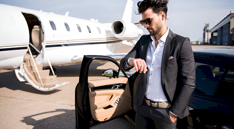 Your Flight Lands. We’re There. Luxury Airport Transfers 24/7