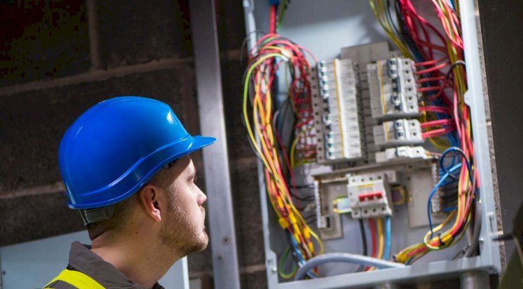 Electrician Coquitlam: Residential & Commercial Electrical Services in Coquitlam