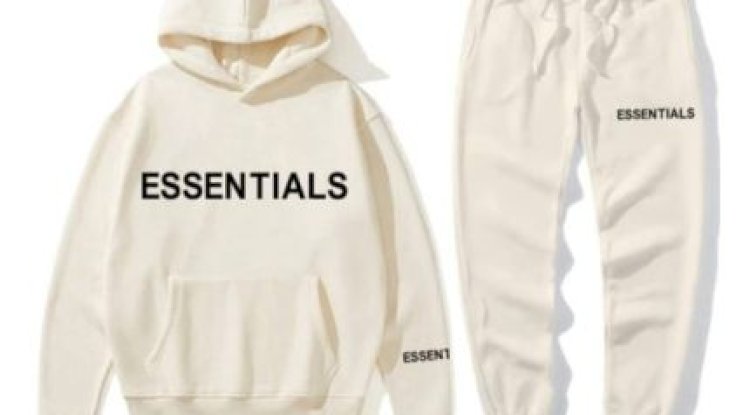 Essential Hoodie – Relaxed Fit, Cozy Feel and Timeless Street Style
