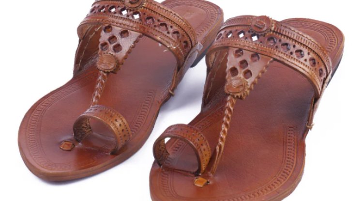 Diamond Feet Women's Kolhapuri Chappal: A Timeless Blend of Tradition and Elegance
