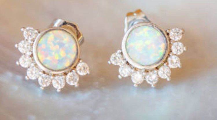 Using Opal for Meditation to Find Peace and Clarity