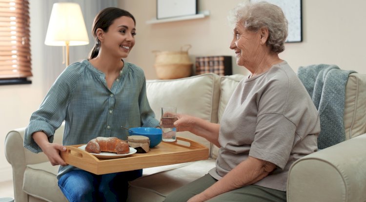 How Senior Home Care Services Support Independence and Daily Living