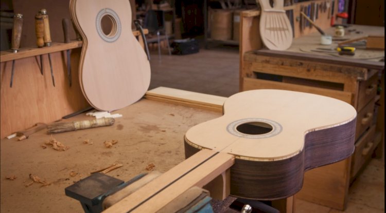 What Makes a Guitar Luthier in Spain Stand Out Globally
