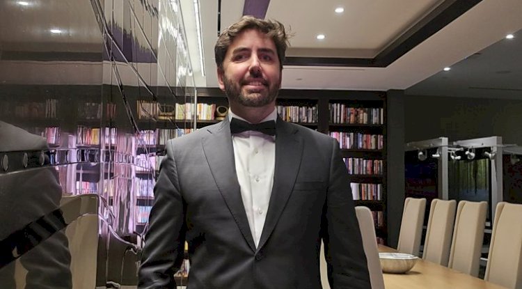 5 Secrets from Writer Stuart Ellis That Will Inspire You