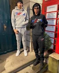 Outfit Fashion Clothing & Lifestyle Hoodie That Pops