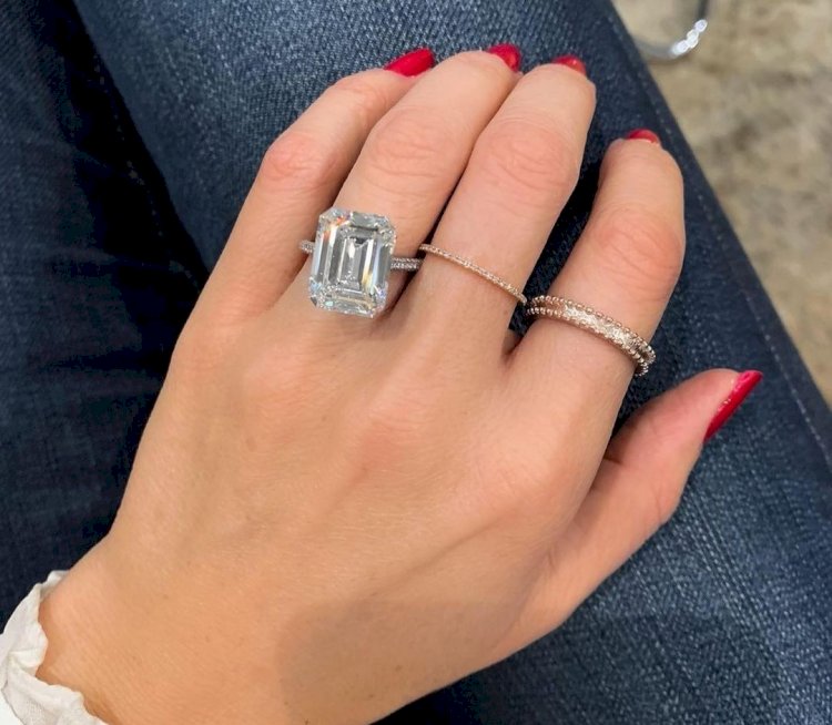 The Best Emerald Cut Engagement Ring Styles for This Year