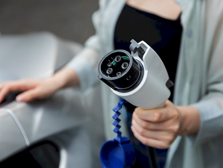 Powering the Future: Top EV Charger Installation Contractors and Electric Vehicle Charging Solutions