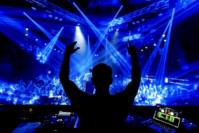 The Ultimate Guide to DJ Equipment for Beginners