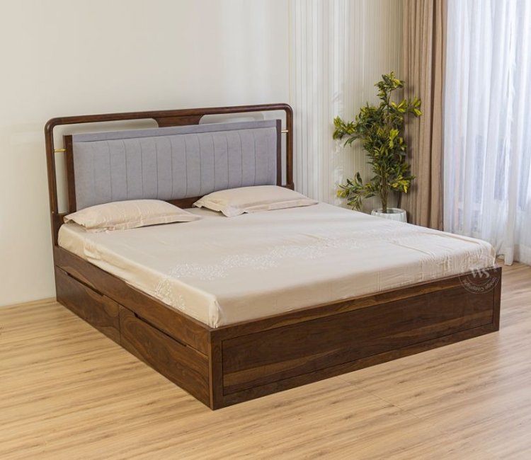 Modern vs. Traditional King Size Beds: Which Style Suits Your Space?