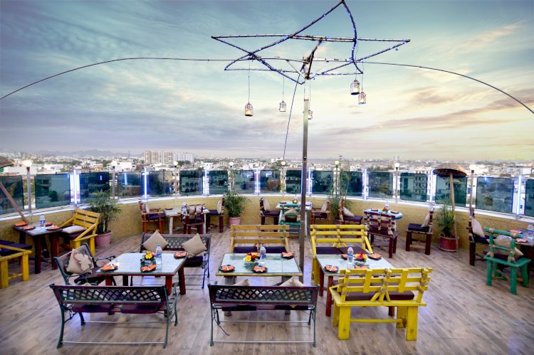 Romantic Rooftop Bars in Jaipur for Couples