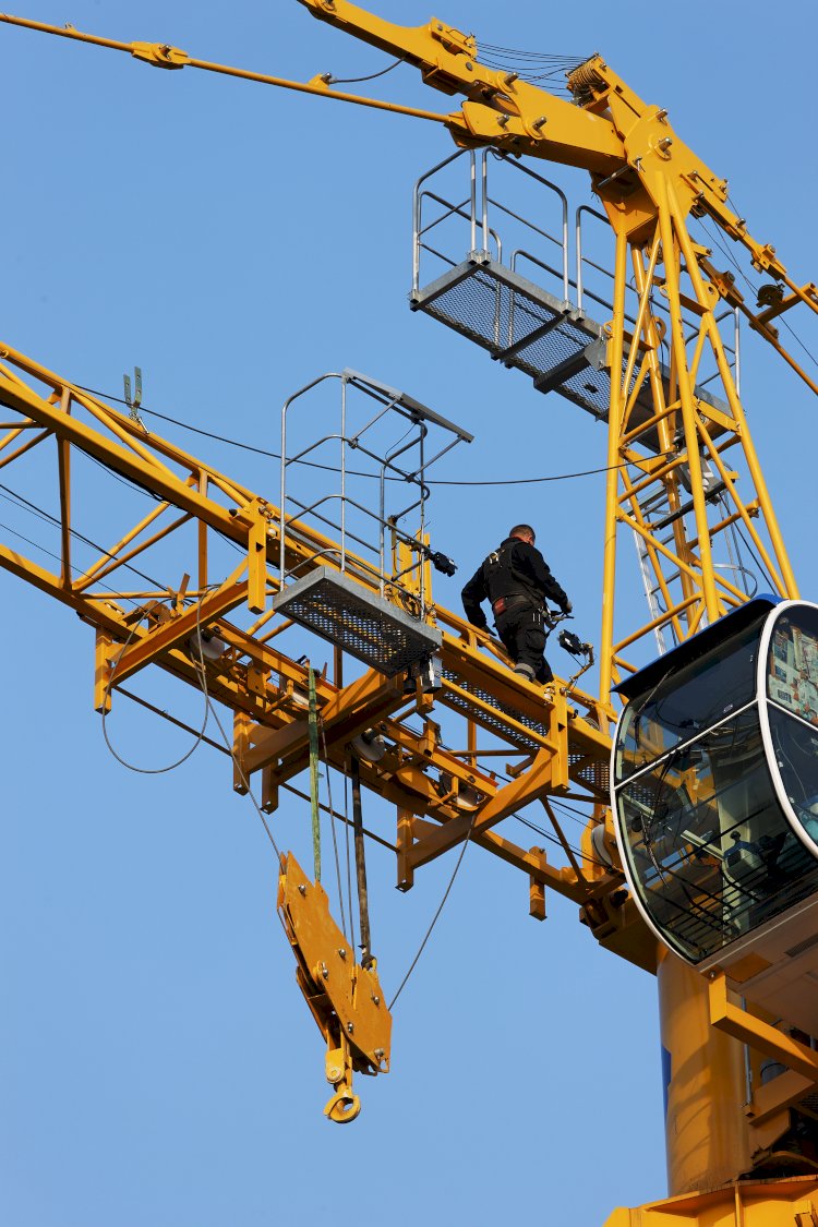 Top 5 Common Safety Features Every Puente Grua Colombia Must Have