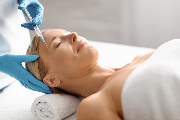 How Dermatech Polyclinic Addresses Environmental Skin Damage?