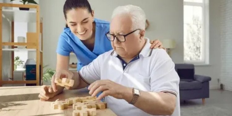 What Standards Indicate High-Quality Care in an Alzheimer’s Care Facility?