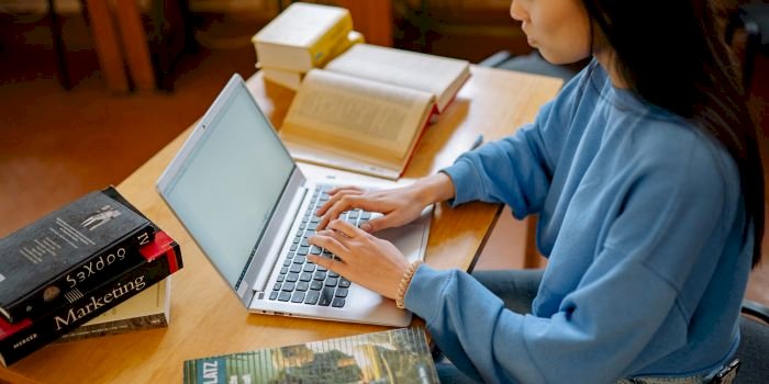 How Thesis Writing Service Helped Kavya Organize Her Research Thesis